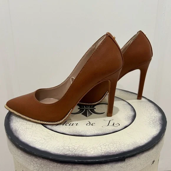 BCBGeneration cognac brown tall pumps with gold braid accent 5 1/2 - Picture 5 of 11